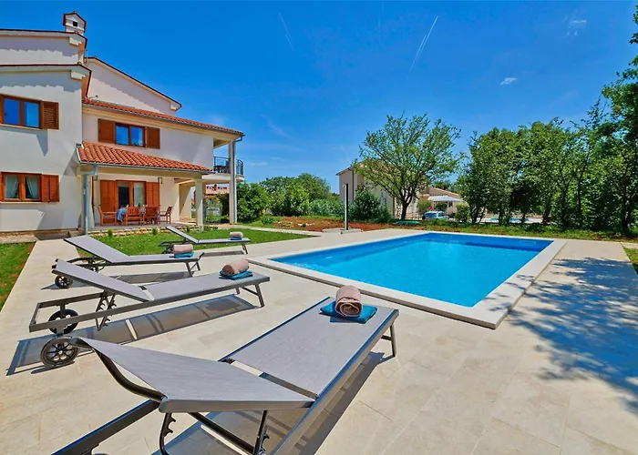 Vila Theresa In *